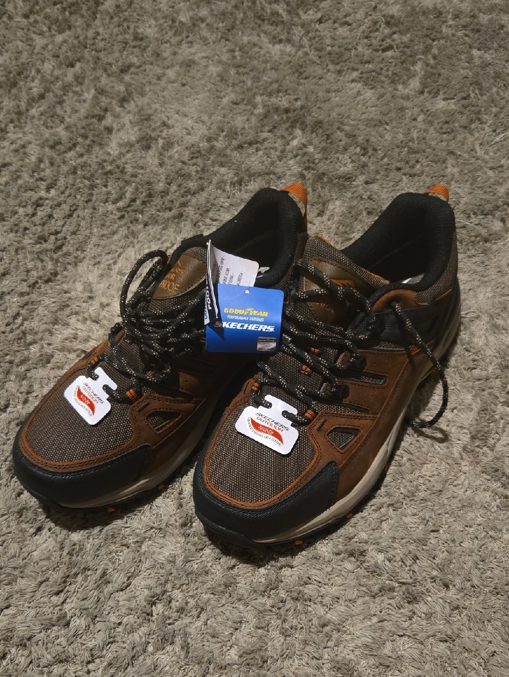 Skechers Men's Brown and Black Goodyear-Style Athletic Lace-Up Sneakers